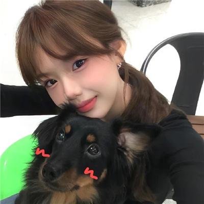 坐着的女人
